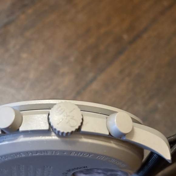 Omega X Swatch Mission to the Moon - Picture 5 of 5